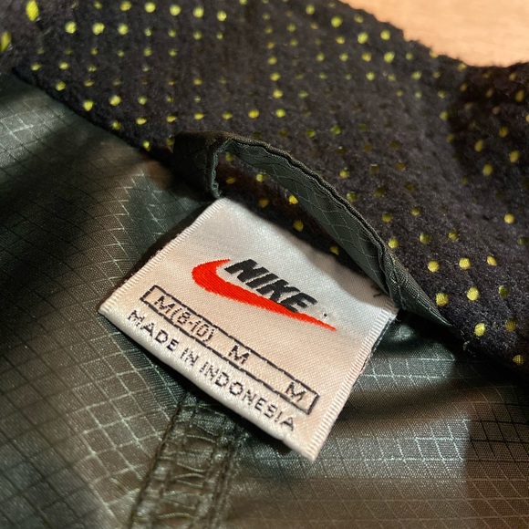 Nike Wind Breaker - Picture 11 of 11